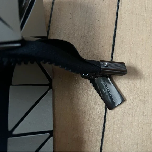 Modern Silver and Black Geometric Clutch - Picture 3 of 8